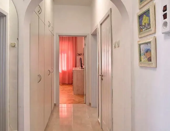 アパート Horizon ヴァルナ